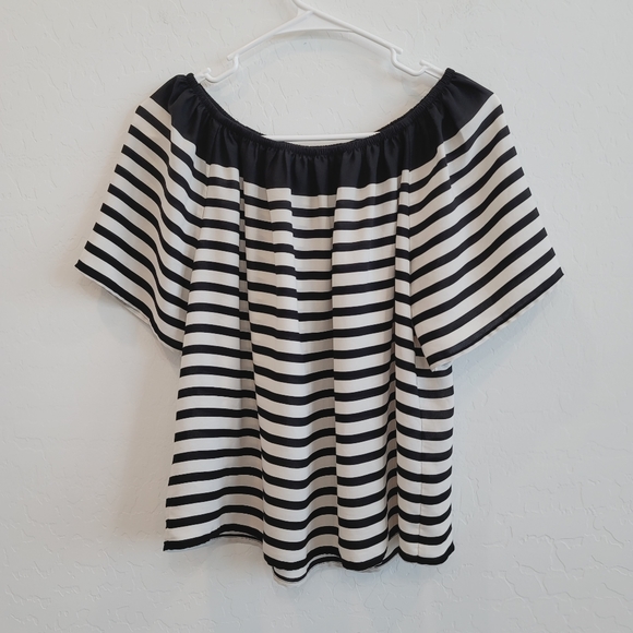 💕 Loft Black and White Stripe Off The Shoulder Top S - Picture 3 of 9